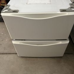 Laundry storage drawers