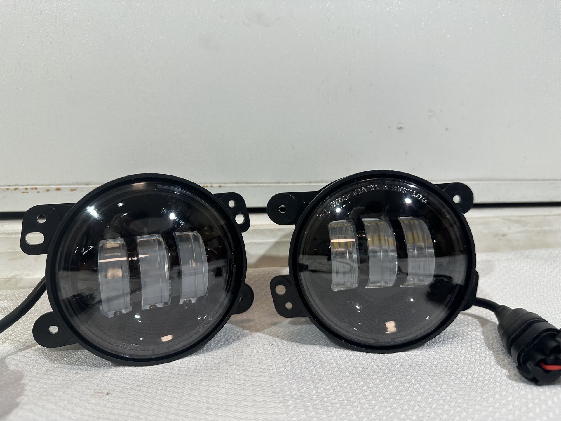 Jeep Cherokee LED fog light year 2014 to 2018