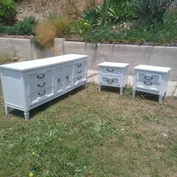 Solid Wood White Bedroom Set W/ Dresser & 2 Nightstands 