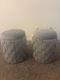 Set of 2 Gray Velvet Ottomans