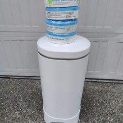 Munchken diaper pail