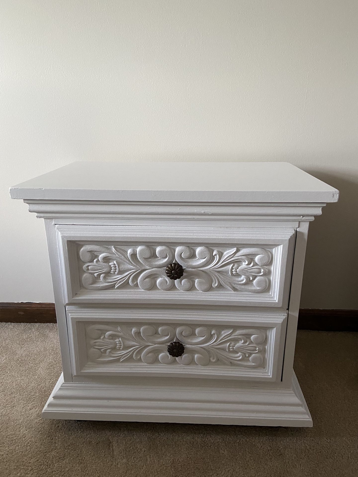 2 Night Stands For Sale
