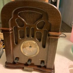 Vintage RadioShack radio
