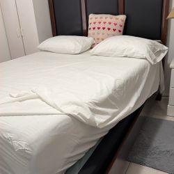 Queen Size Bed 