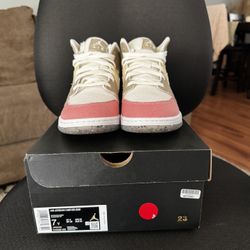 Nike AirJordan Mid 1