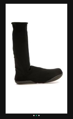 Yeezy Pods Black Size 3 (10.5-13 Men’s) DS