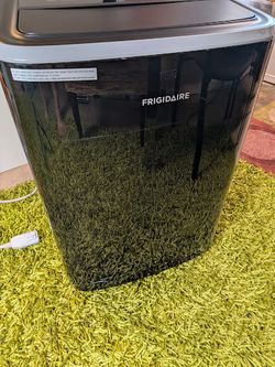 Frigidaire Portable Air Conditioner 14,000 BTU (FFPA1422U1)