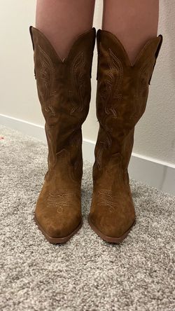 Suede boots