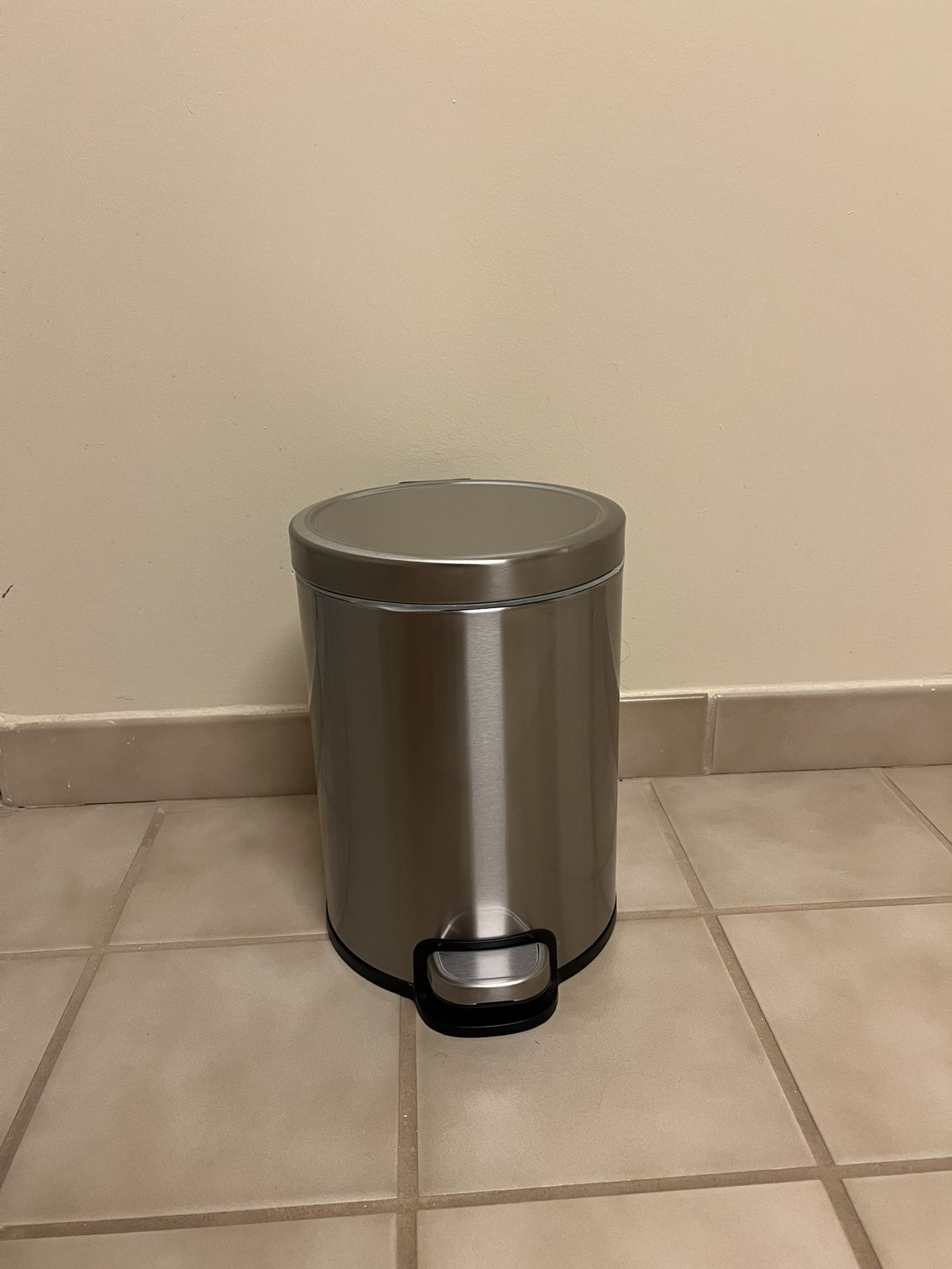 Small Trash Bin