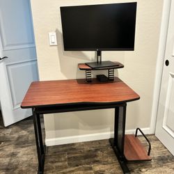 Desk With HP Computer Screen