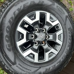 2020 Toyota Tacoma, 4Runner, Factory Wheels Tires.. Black And Polished Aluminum, Size Is 265/70R16