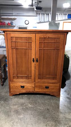 Entertainment/TV Cabinet
