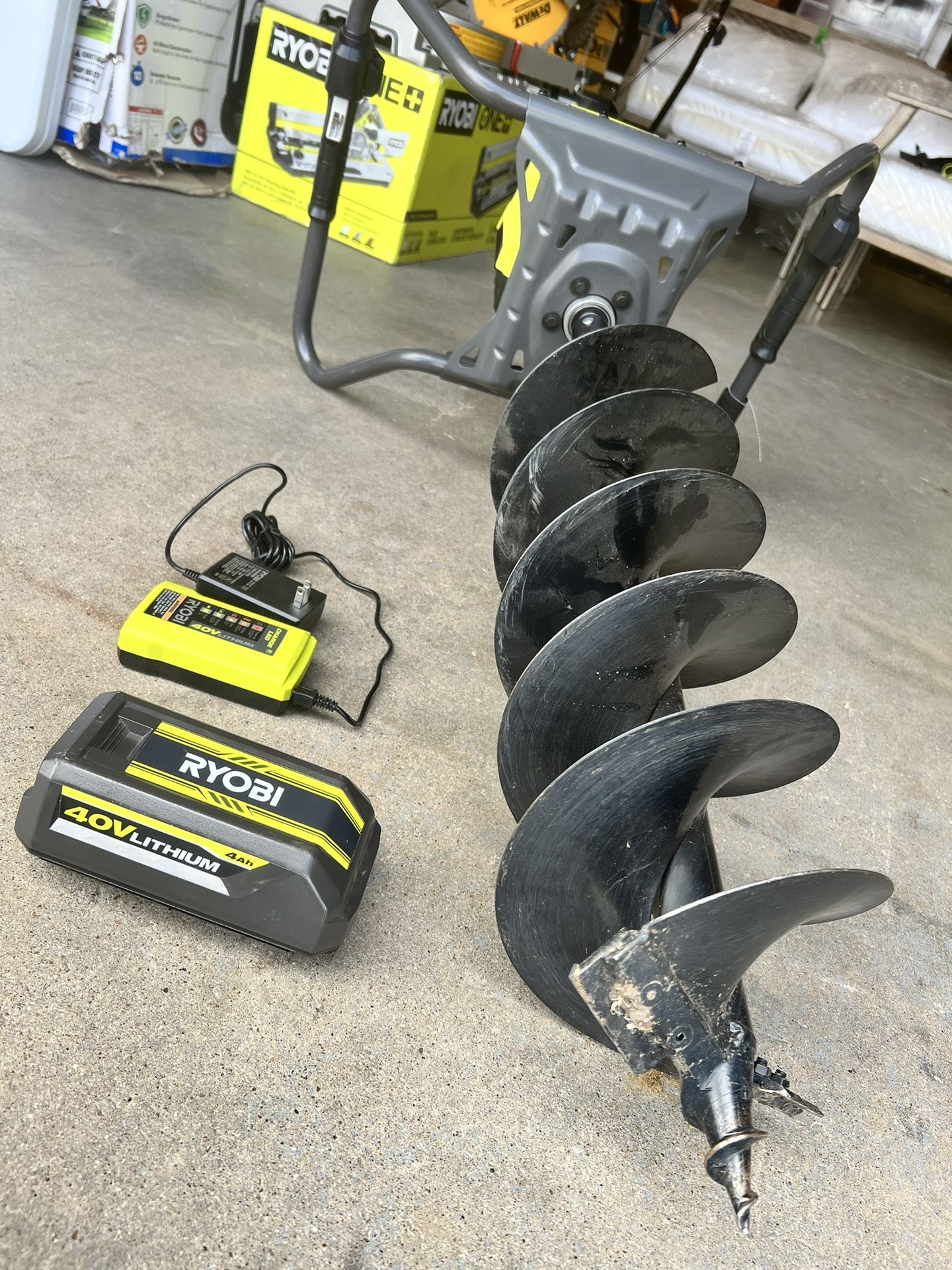 RYOBI 40V HP Brushless Cordless Earth Auger with 8 in. Bit with 4.0 Ah