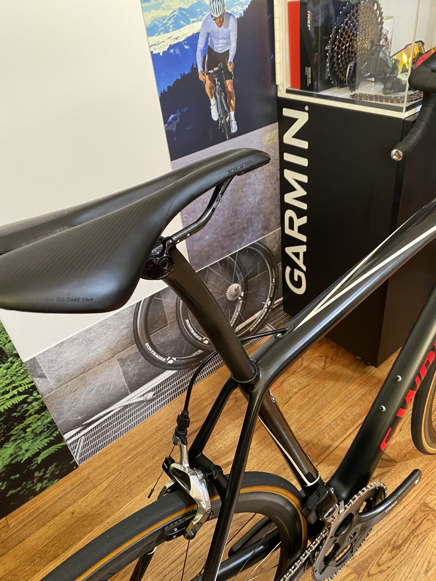2017 Specialized S-Works Tarmac, Sram eTap, Roval Rapide CLX 40 Carbon Wheels, 11-speed, 58cm, Like New!