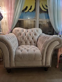Beautiful Big Chair..super sale!!