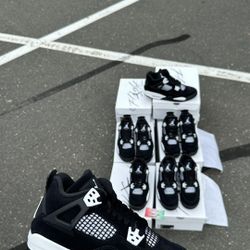 Jordan 4 Retro White Thunder Size 5.5Y-6Y-6.5Y-9-11