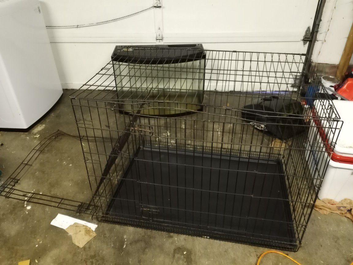 FREE fixable dog crate (pending pickup)