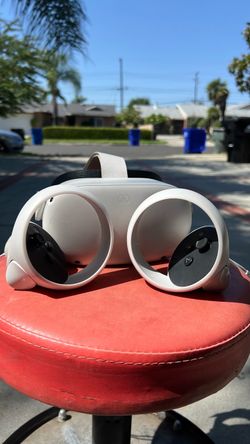 Meta Quest 2 VR Headset