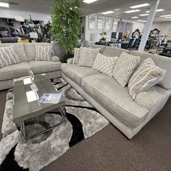 2 Pc Sofa And Loveseat 