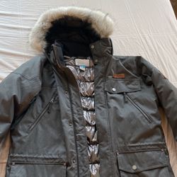 Columbia 550TD  Men’s Jacket Size M Grey