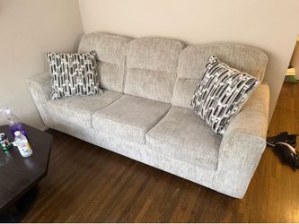 Selling couch and love seat in excellent condition