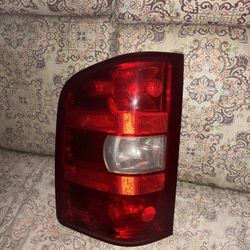 2008 Chevy Silverado Tail Light 
