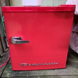 Frigidaire Outdoor Mini fridge/Freezer