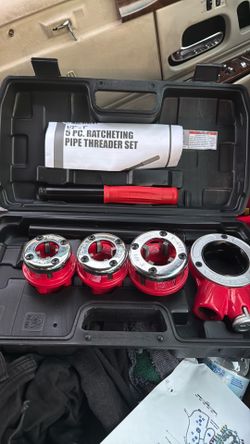 5 piece ratcheting pipe threader set