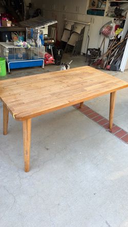 Dining room table