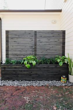 Custom Beautiful privacy wall Tomato Tower Planter Box Garden Bed Decor Outdoor Design cedar redwood