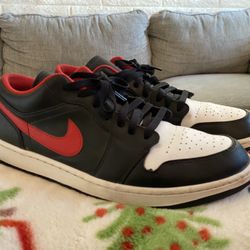 Air Jordan 1 - Red And Black Lows 