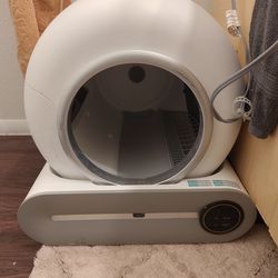 Litter Robot automatic cat litter box