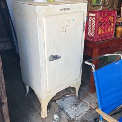 Antique Ice Box 