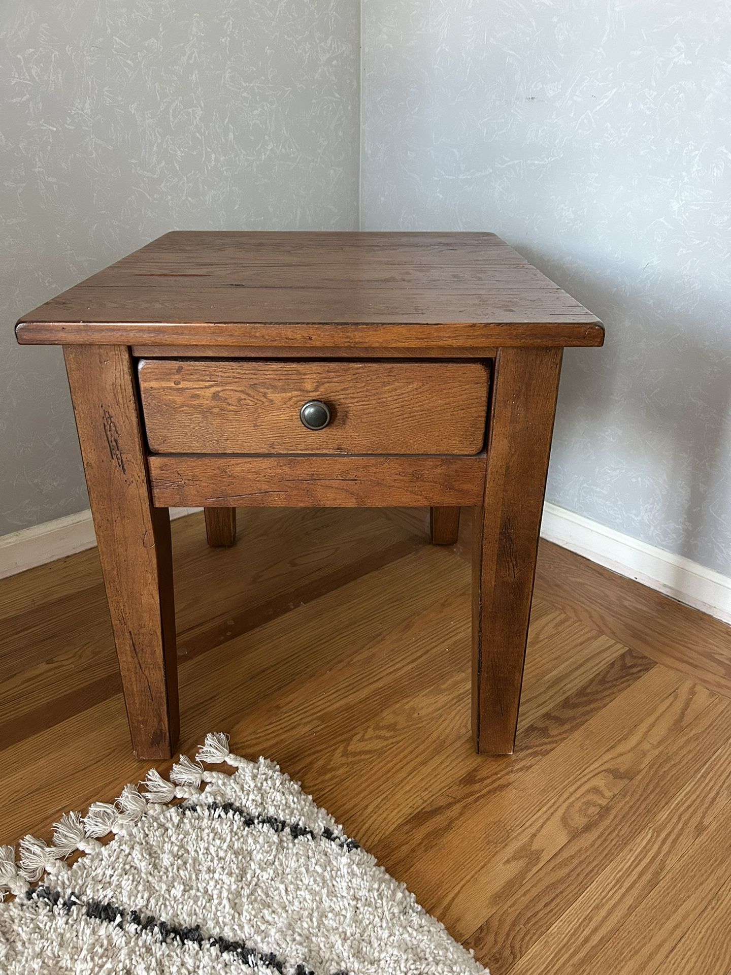 End table-Broyhill Heirloom Attic Collection 