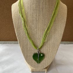 Green ribbon heart pendant choker Y2K style
