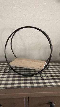 Rustic Farmhouse Ring Shelf w/Curved Legs 