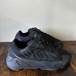 Adidas Yeezy 700 MNVN Size 9 Men’s