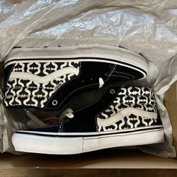 Size 10 Vans Skate Grosso Mid (Supreme S) Black/White