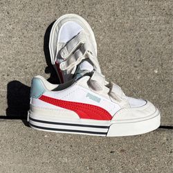 Size 7 M - PUMA Court Classic Vulc Toddler in WHITE-RED FIRE-VAPOR GRAY