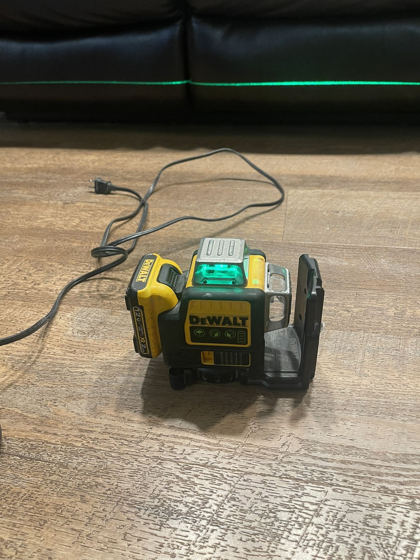 Leiser Dewalt 