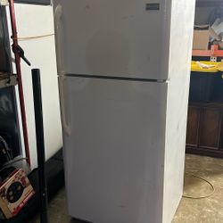 Frigidaire Refrigerator 