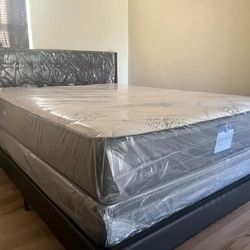 NEW MATTRESS QUEEN SIZE PLUSH WITH BOX SPRING 