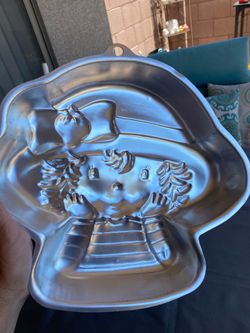 Wilton Strawberry Shortcake Metal Cake Bake Pan Vintage 2003 TCFC #2105-7040