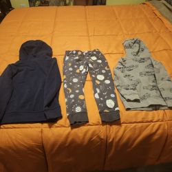 TODDLER HOODIE AND PANT SIZE 4T 