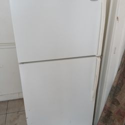 Whirlpool Refrigerator Working Excellent
