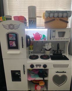 Play kitchen