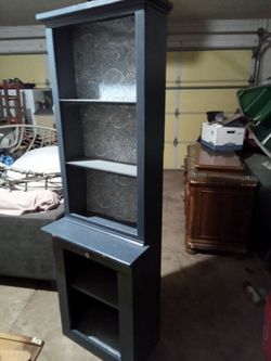 Skinny bookshelf