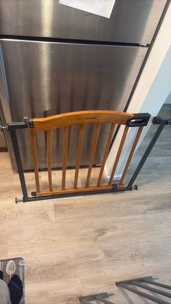 Baby gate with expanders