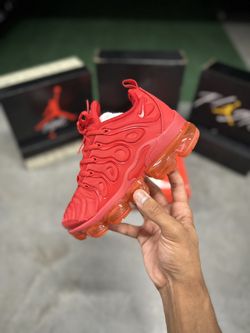 Women’s 6.5, Youth 5 - “Triple Red” Nike Air Vapormax Plus 🌹
