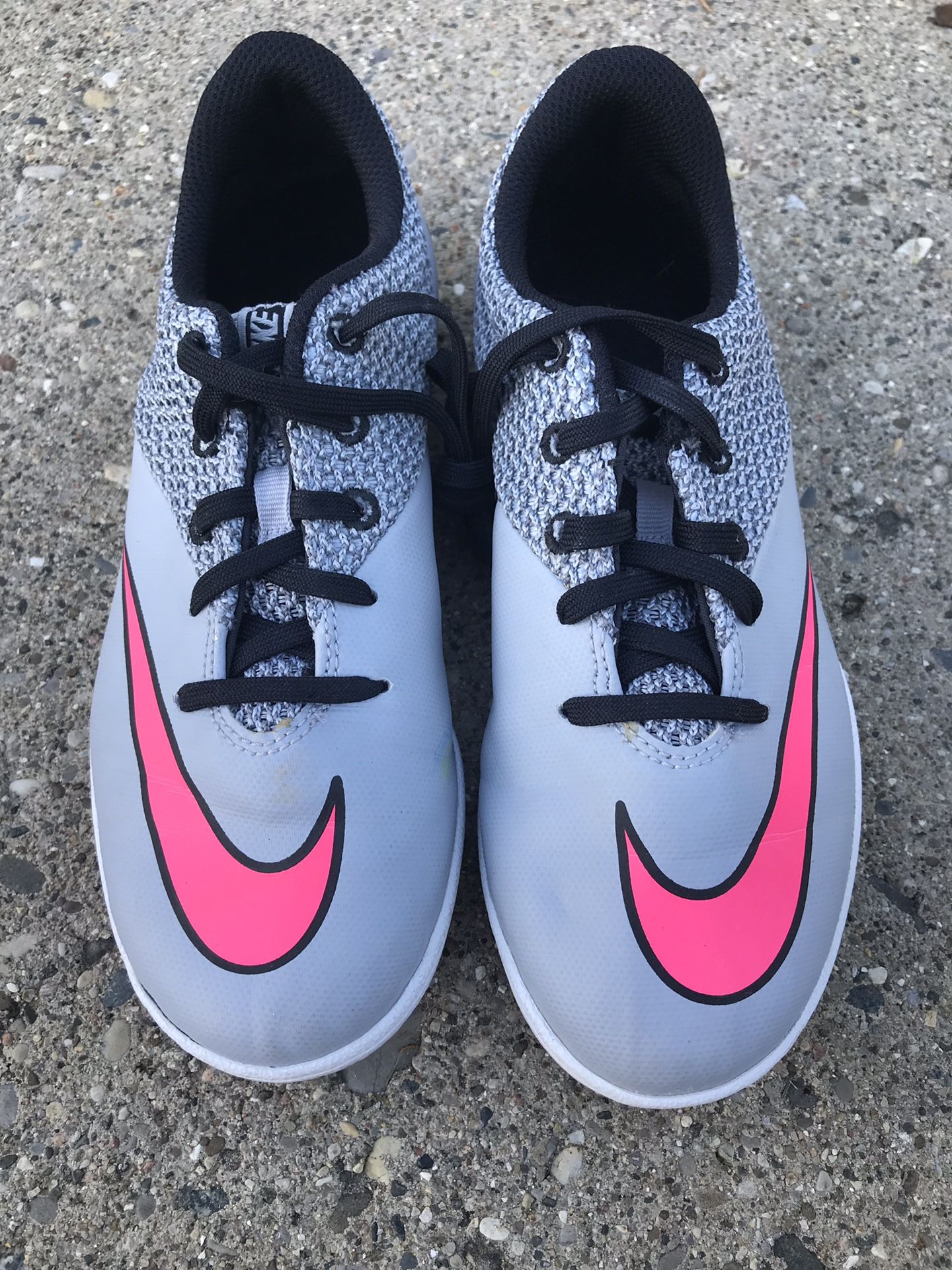 Nike indoor soccer cleats/shoes - Like new!